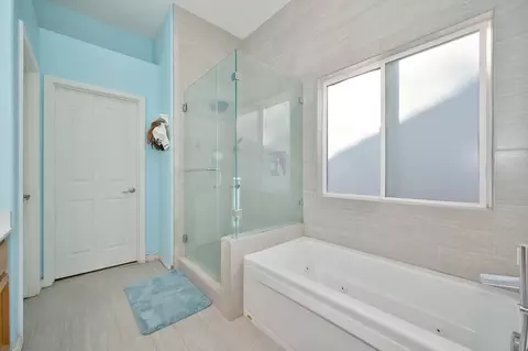Bath - 809 Griffith Way, Wheatland, CA 95692 photo 2 of 3