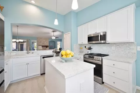 Kitchen - 809 Griffith Way, Wheatland, CA 95692 photo 4 of 5