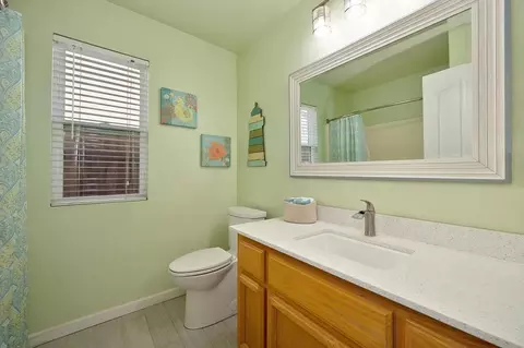 Bath - 809 Griffith Way, Wheatland, CA 95692 photo 1 of 3