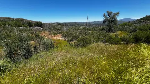 6360 Eagleview Dr, Mountain Ranch, CA 95255