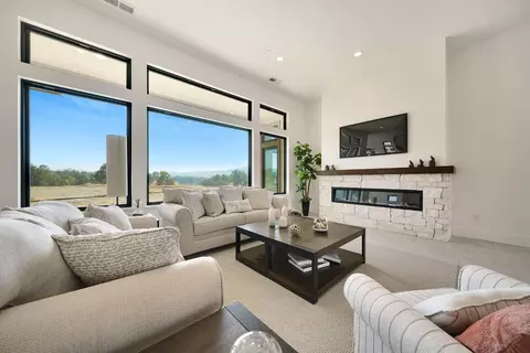 Living - 111 Quail Covey Ct, Copperopolis, CA 95228 photo 2 of 8