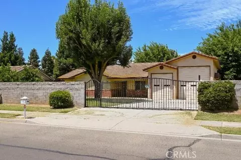 252 N Westberry Blvd, Madera, CA 93637 photo 1