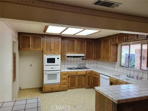 305 Hilton St, Madera, CA 93637 photo 8