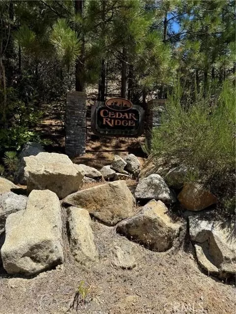8 N Cedar Vista Cir N, Bass Lake, CA 93604