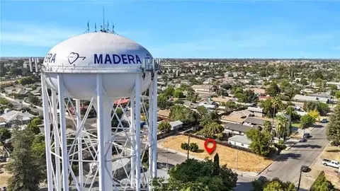 800 Columbia St, Madera, CA 93638 photo 2