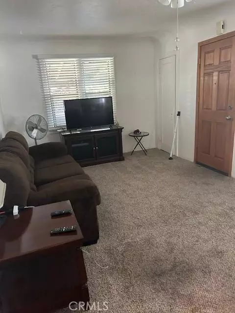 400 W 8th St, Madera, CA 93637 photo 2