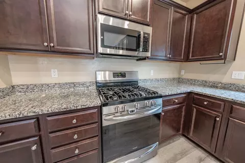 742 Strada St, Lemoore, CA 93245 photo 9