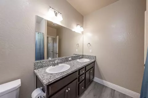 742 Strada St, Lemoore, CA 93245 photo 24