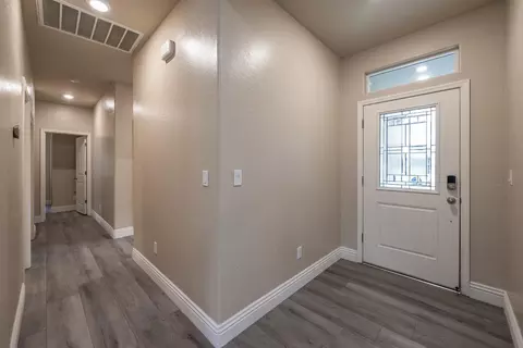 742 Strada St, Lemoore, CA 93245 photo 3