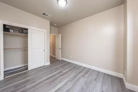 742 Strada St, Lemoore, CA 93245 photo 17