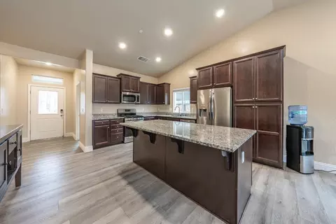 742 Strada St, Lemoore, CA 93245 photo 7