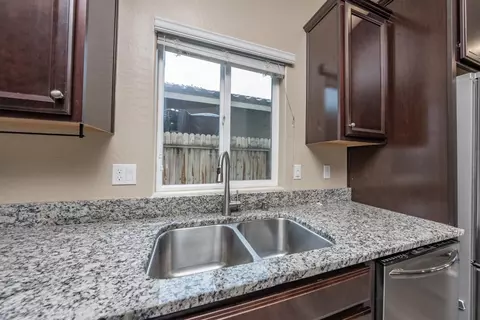 742 Strada St, Lemoore, CA 93245 photo 10