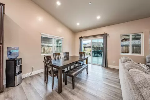 742 Strada St, Lemoore, CA 93245 photo 6