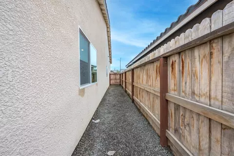 742 Strada St, Lemoore, CA 93245 photo 31