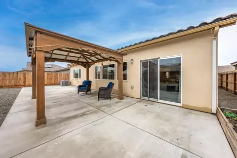 742 Strada St, Lemoore, CA 93245 photo 25