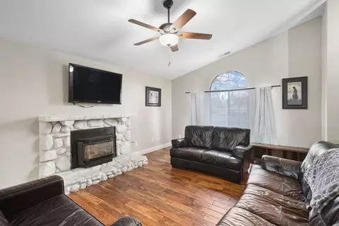 1514 Fallbrook Ave, Clovis, CA 93611 photo 4
