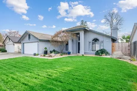 1514 Fallbrook Ave, Clovis, CA 93611 photo 2