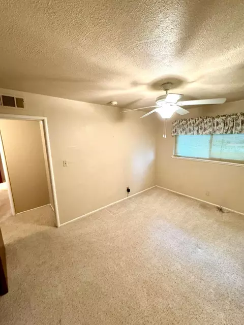 4482 E Ashcroft Ave, Fresno, CA 93726 photo 17