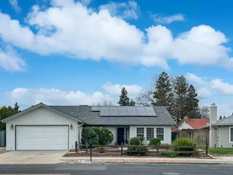 2828 Monocott Dr, Madera, CA 93637 photo 1