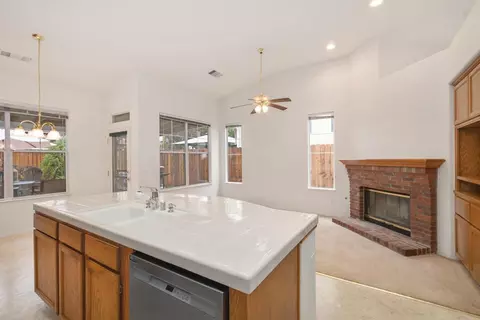 844 Mckelvy Ave, Clovis, CA 93611 photo 10