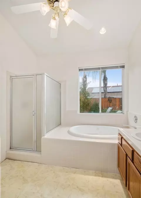 844 Mckelvy Ave, Clovis, CA 93611 photo 14
