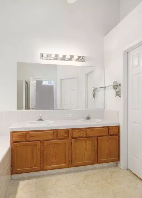 844 Mckelvy Ave, Clovis, CA 93611 photo 13