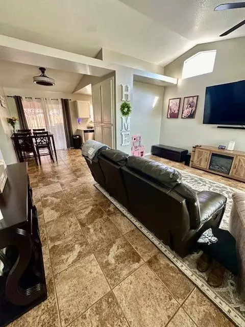 505 Chestnut Ave, Madera, CA 93637 photo 2