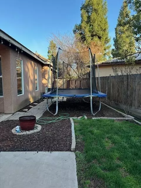 352 Omaha Ave, Clovis, CA 93619 photo 12