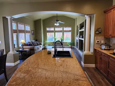 352 Omaha Ave, Clovis, CA 93619 photo 29