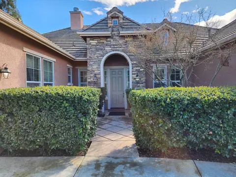 352 Omaha Ave, Clovis, CA 93619 photo 17