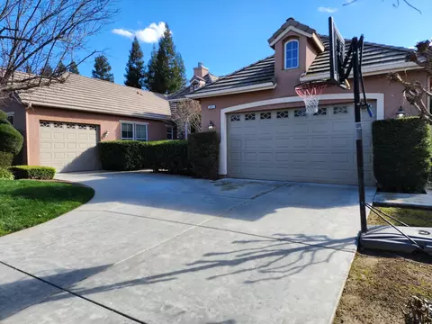 352 Omaha Ave, Clovis, CA 93619 photo 3
