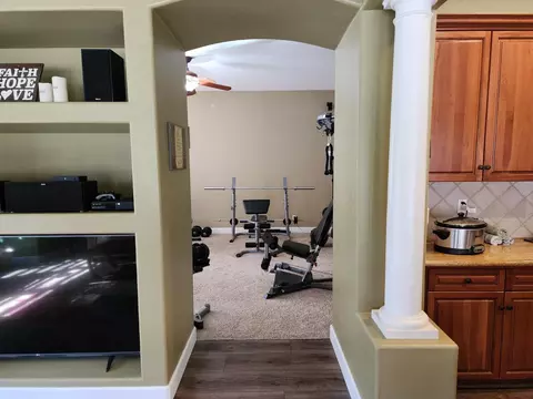 352 Omaha Ave, Clovis, CA 93619 photo 35