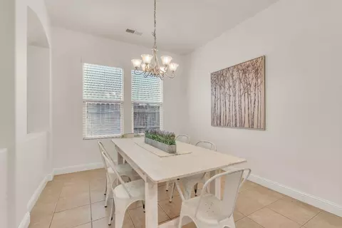 1747 N Hughes Ave, Clovis, CA 93619 photo 9