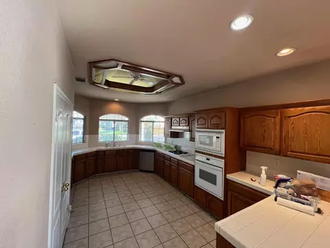 204 W Powers Ave, Clovis, CA 93619 photo 14
