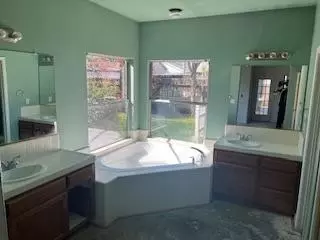 204 W Powers Ave, Clovis, CA 93619 photo 17