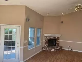 204 W Powers Ave, Clovis, CA 93619 photo 9