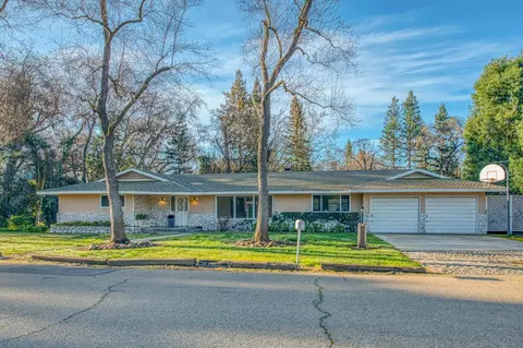 706 Trout Lake Dr, Sanger, CA 93657 photo 4
