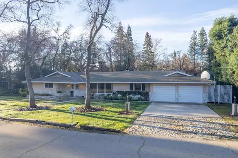 706 Trout Lake Dr, Sanger, CA 93657 photo 1