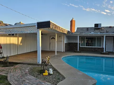 1817 W 4th St, Madera, CA 93637 photo 4