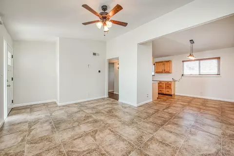 105 Dennis Dr, Clovis, CA 93612 photo 4