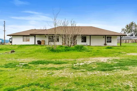 17308 Karen Rd, Madera, CA 93636 photo 2