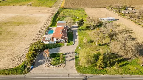 12252 E Rose Ave, Selma, CA 93662 photo 2