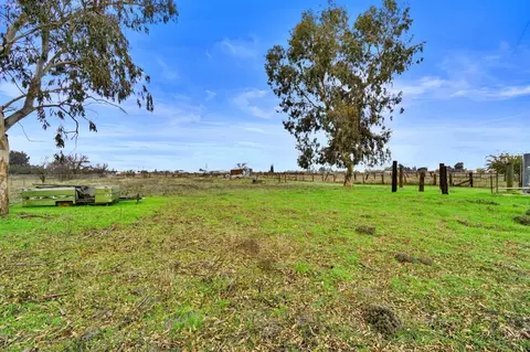 26149 Adell St, Madera, CA 93638 photo 32