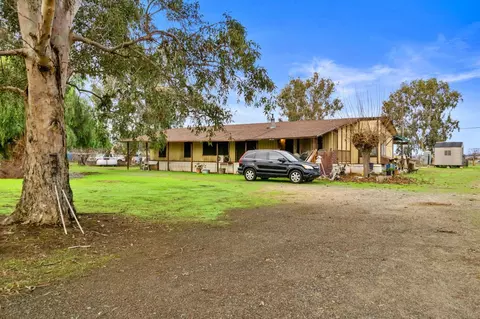 26149 Adell St, Madera, CA 93638 photo 7