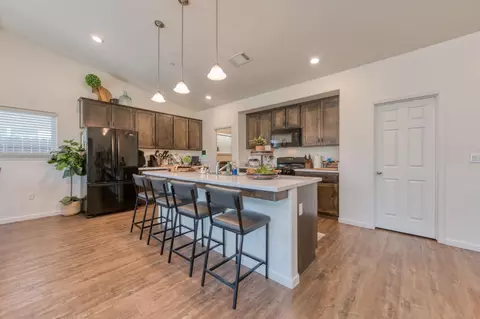 1136 Kern St, Avenal, CA 93204 photo 9