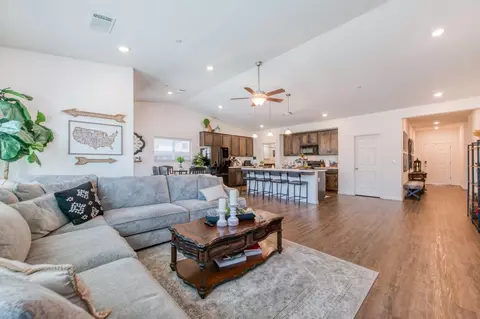 1136 Kern St, Avenal, CA 93204 photo 15
