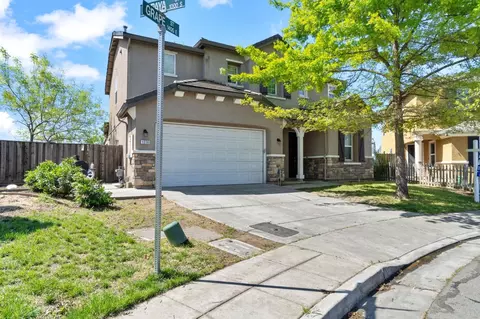 1036 Papaya St, Madera, CA 93638 photo 2