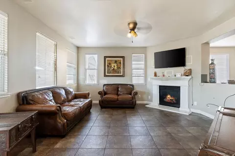 1036 Papaya St, Madera, CA 93638 photo 9