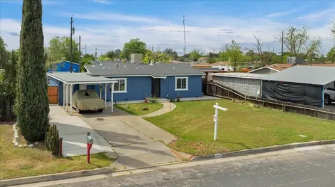1114 Rogers St, Madera, CA 93638 photo 2