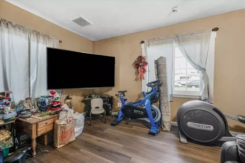 1114 Rogers St, Madera, CA 93638 photo 8